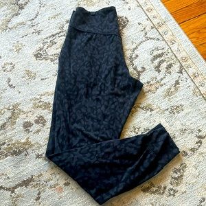 Lululemon Align pocket joggers in black leopard sz 10
